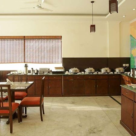 Comfort Hotel Dewa Retreat Rishīkesh Restauracja zdjęcie