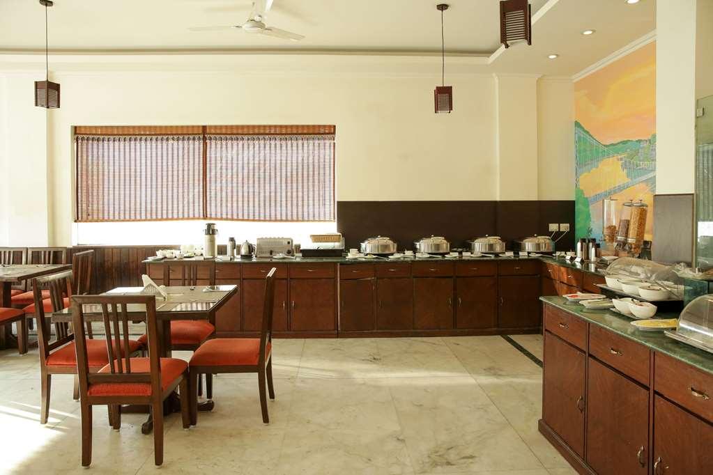 Comfort Hotel Dewa Retreat Rishīkesh Restauracja zdjęcie